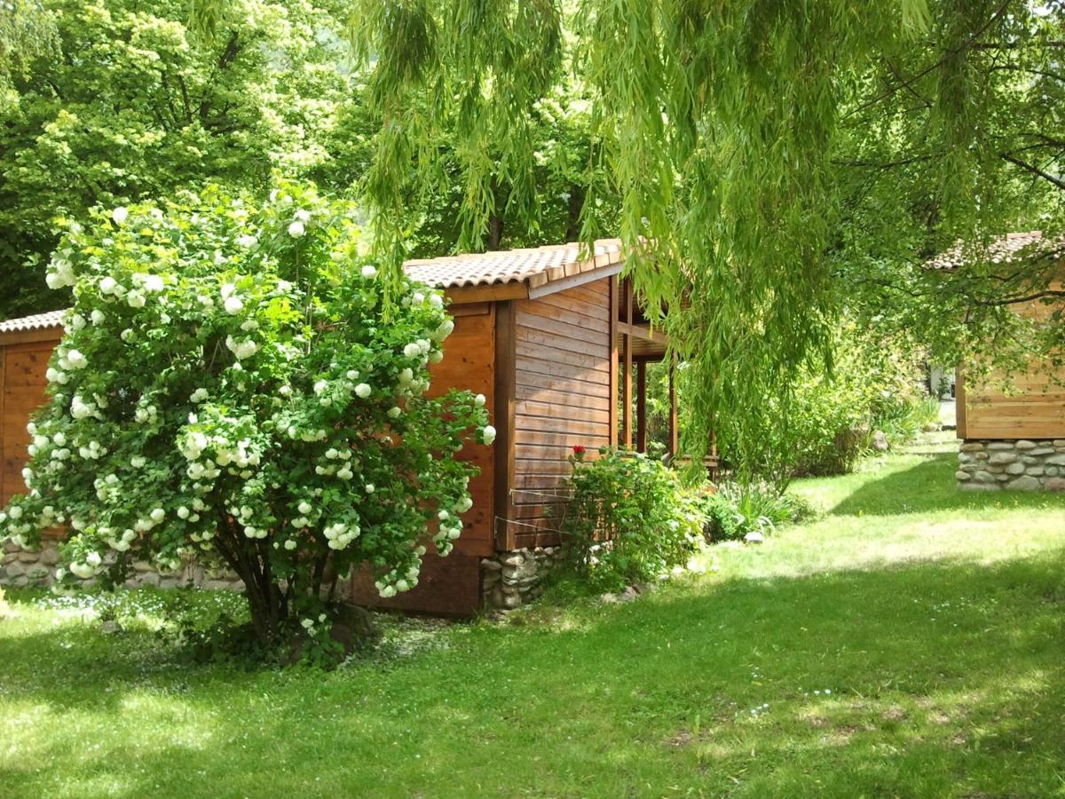 Les Chalets Quazemi A Casteil エクステリア 写真
